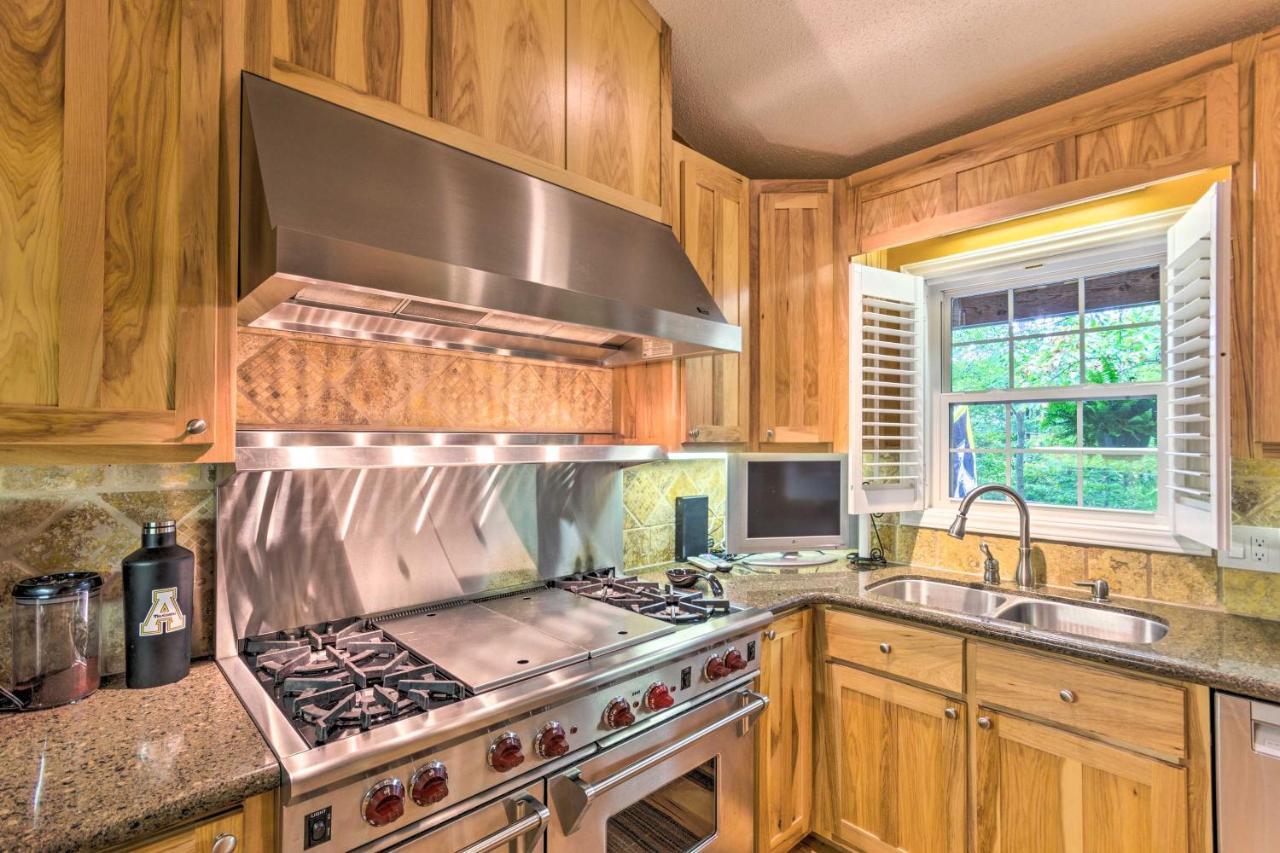 Stunning Beech Mountain Cabin With Porch And Hearth Luaran gambar